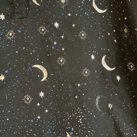 Crescent Moon Hi-Lo Blouse - Picture 3 of 3